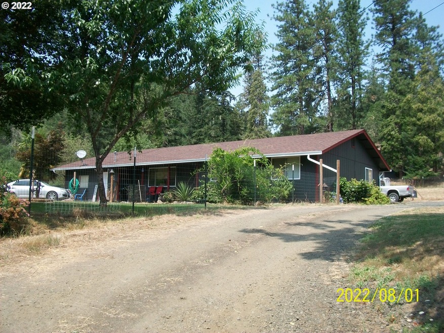 426 N Side Rd, Sutherlin, OR 97479 - photo 1
