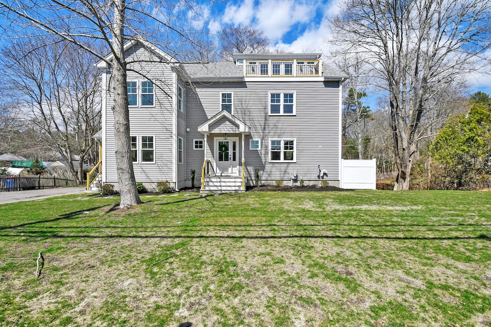 37 Onset Ave, Buzzards Bay, MA 02532 - photo 1