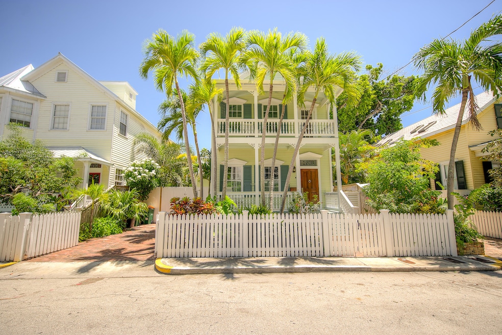 Welcome To 1208 Pine Street