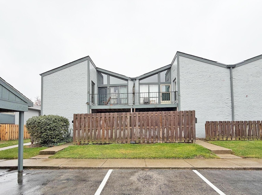 4710 Charecote Ln unit D, Columbus, OH 43220 - photo 1