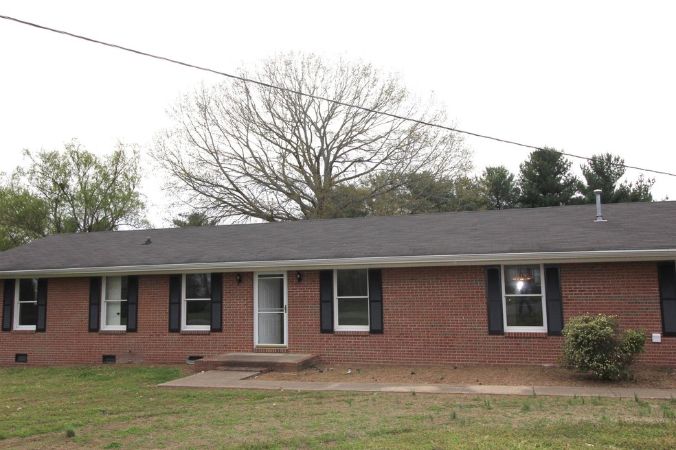 111 Hulan St, Shelbyville, TN 37160 - photo 1