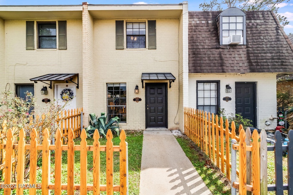 1-web-or-mls-2419 Robley Dr-1