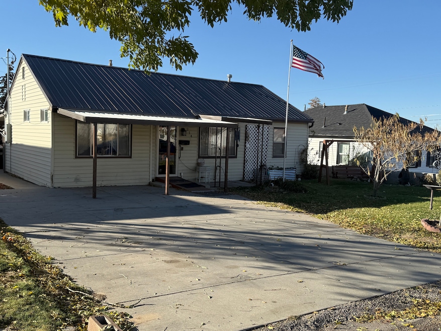 For Sale $329,900 • Co-Listing Agent