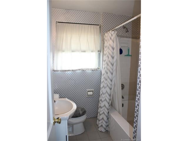 81 Franklin Rd unit 81, Hamden, CT 06517 - photo 1