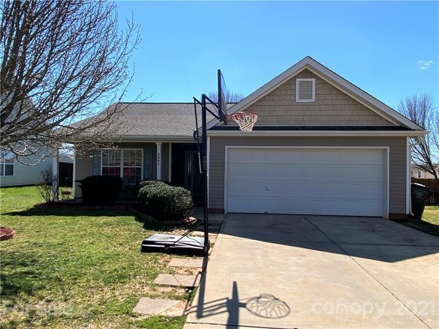 FENCED YARD / MOVE IN CONDITION / WELCOME HOME!