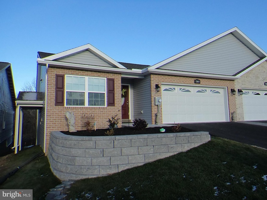 549 Shook Ct W, Greencastle, PA 17225 - photo 1