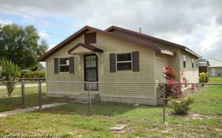 26 E Washingtonia St, Lake Placid, FL 33852 - photo 1