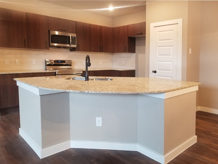 9867 Grosbeak Ln, the Woodlands, TX 77354 - photo 1