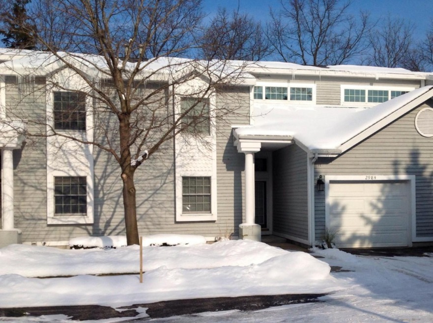 2982 Ridgeview - front of condo