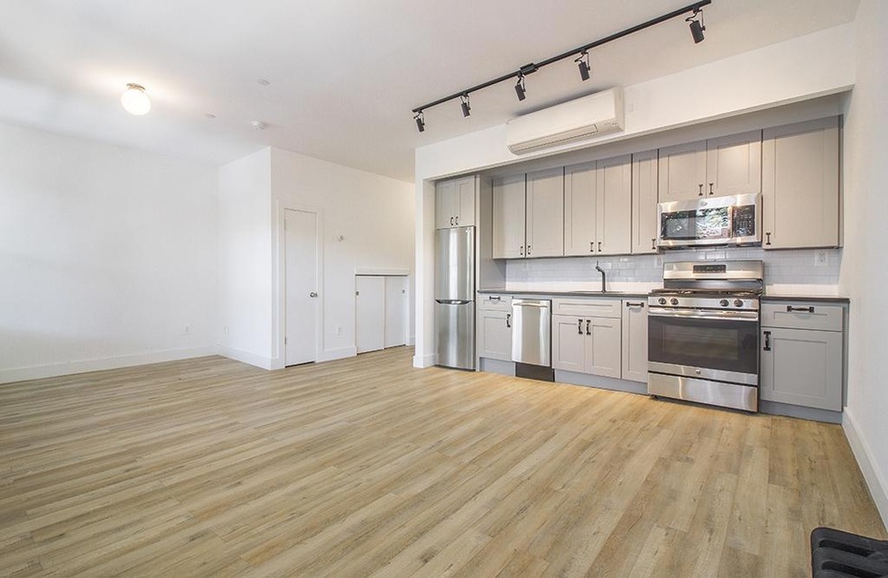 1180 Grant Ave unit 5, Bronx, NY 10456 - photo 1