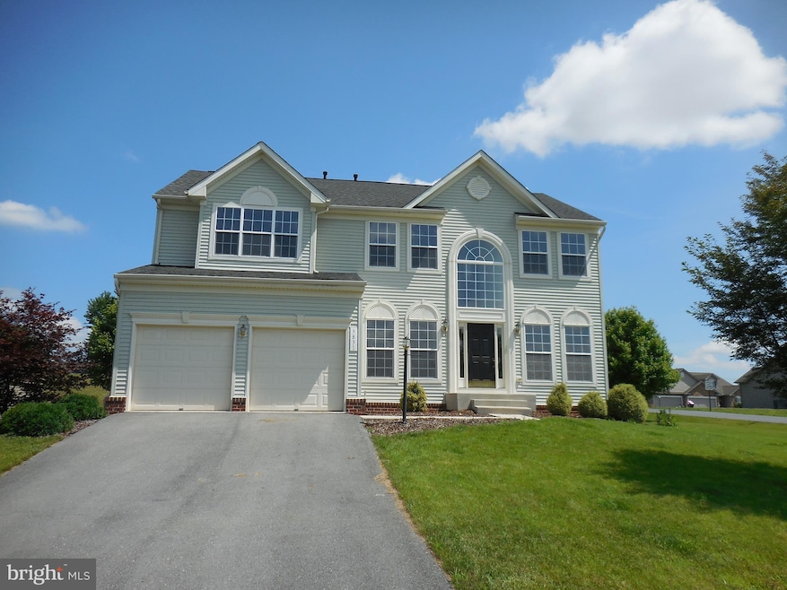 3831 Rolling Hills Dr, Greencastle, PA 17225 - photo 1