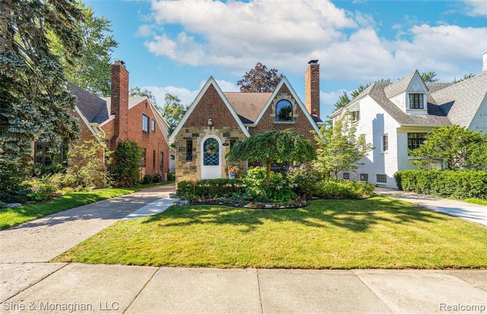 407 Cloverly Rd, Grosse Pointe Farms, MI 48236 - photo 1