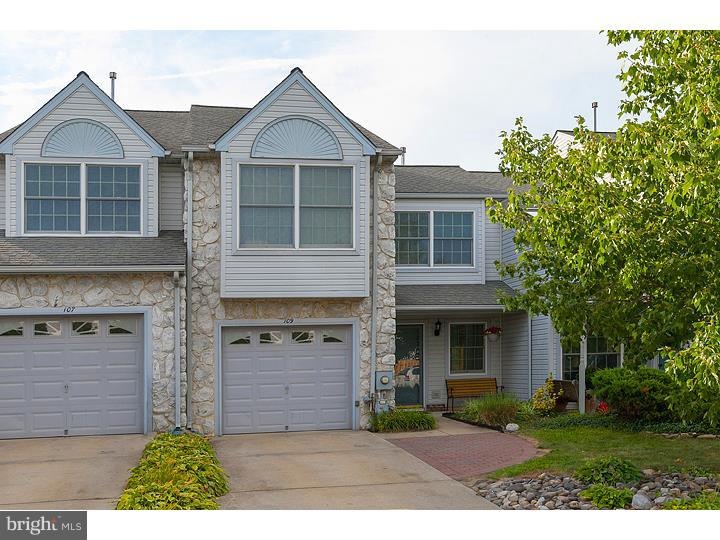 109 Carriage Ln, Swedesboro, NJ 08085 - photo 1