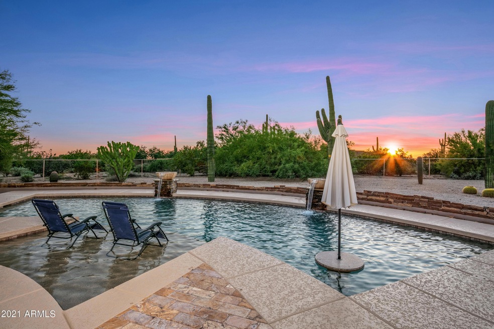 001_Poolside Views
