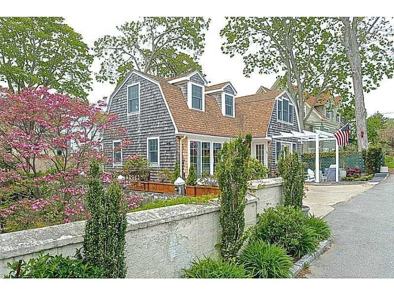 Exterior Front. Private stand-alone Gambrel cottag