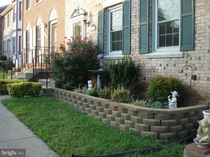 9529 Saluda Ct, Lorton, VA 22079 - photo 1