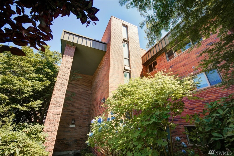 3400 25th Ave W unit 404, Seattle, WA 98199 - photo 1