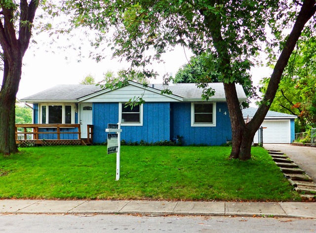 140 Toro Cir, Carpentersville, IL 60110 - photo 1