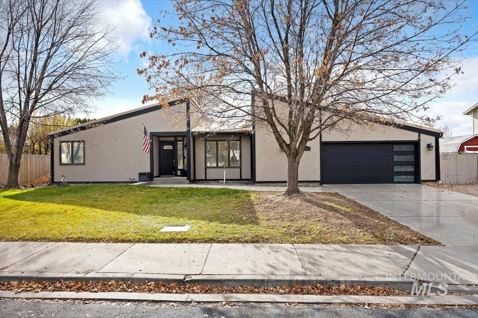 2556 4th Ave E, Twin Falls, ID 83301 - photo 1