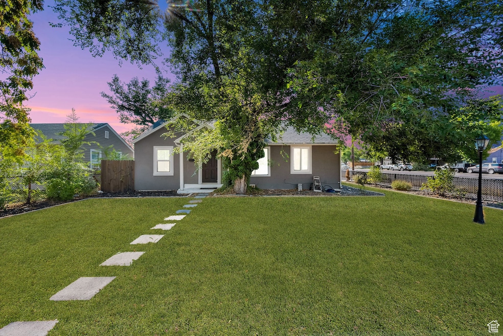 Under Contract $400,000