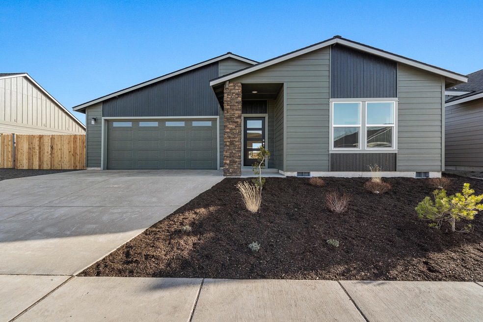 4968 SW Zenith Ave, Redmond, OR 97756 - photo 1