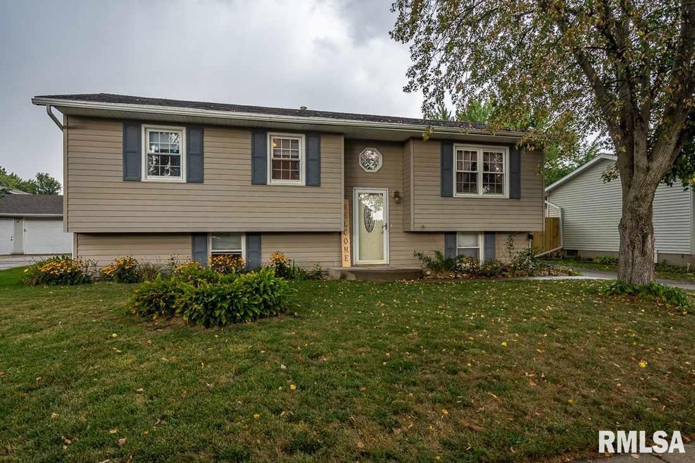 3120 W 65th St, Davenport, IA 52806 - photo 1