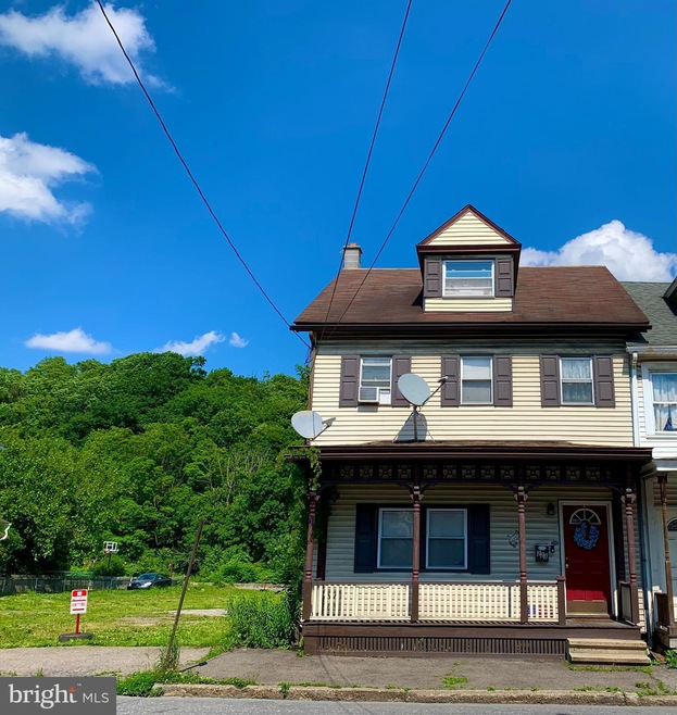 223 Pine St, Tamaqua, PA 18252 - photo 1