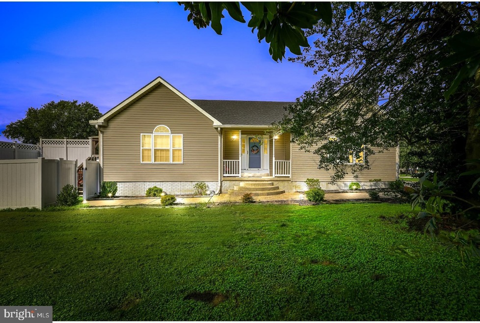 2406 East Ave, Sparrows Point, MD 21219 - photo 1