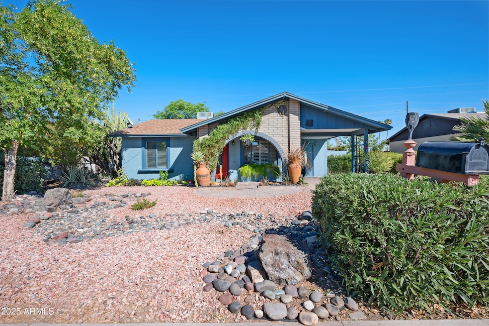 5657 S 46th St, Phoenix, AZ 85040 - photo 1