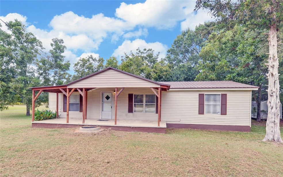 136 Ellis Dr, Hartwell, GA 30643 - photo 1