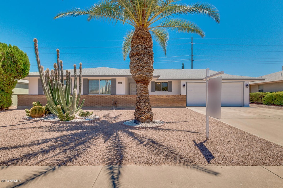 10433 W Caron Dr, Sun City, AZ 85351 - photo 1