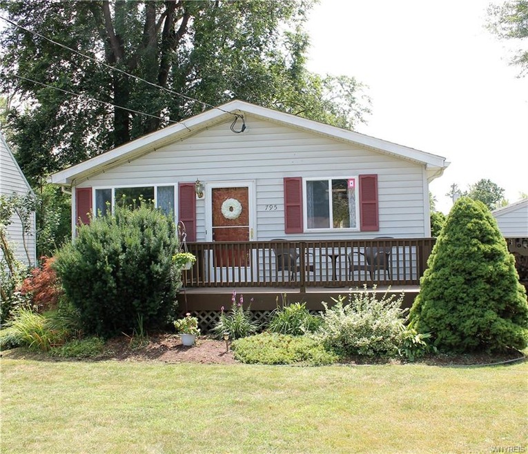 795 Revere Ave, North Tonawanda, NY 14120 - photo 1