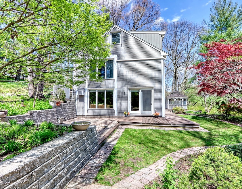 11 Juniper Ridge Rd, Lincoln, MA 01773 - photo 1