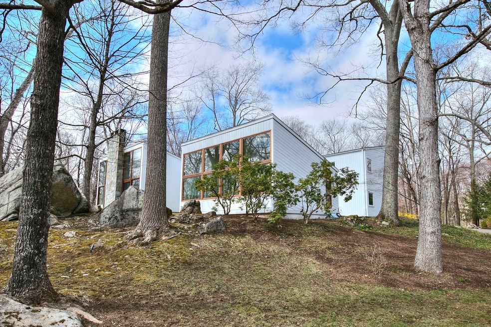 112 Birch Hill Rd, Weston, CT 06883 - photo 1