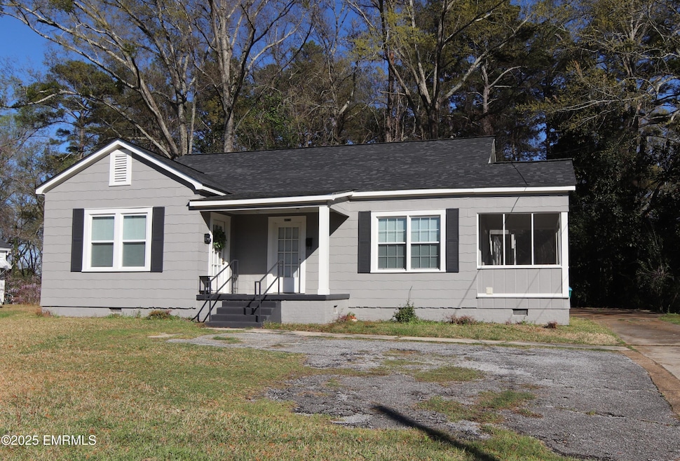 For Rent $975/month