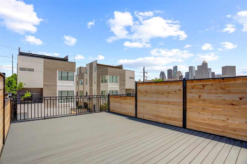 Step out onto your expansive private rooftop deck, an ideal space for multiple seating areas, dining, or simply taking in the panoramic views of Downtown. A rare outdoor escape in the heart of the city.