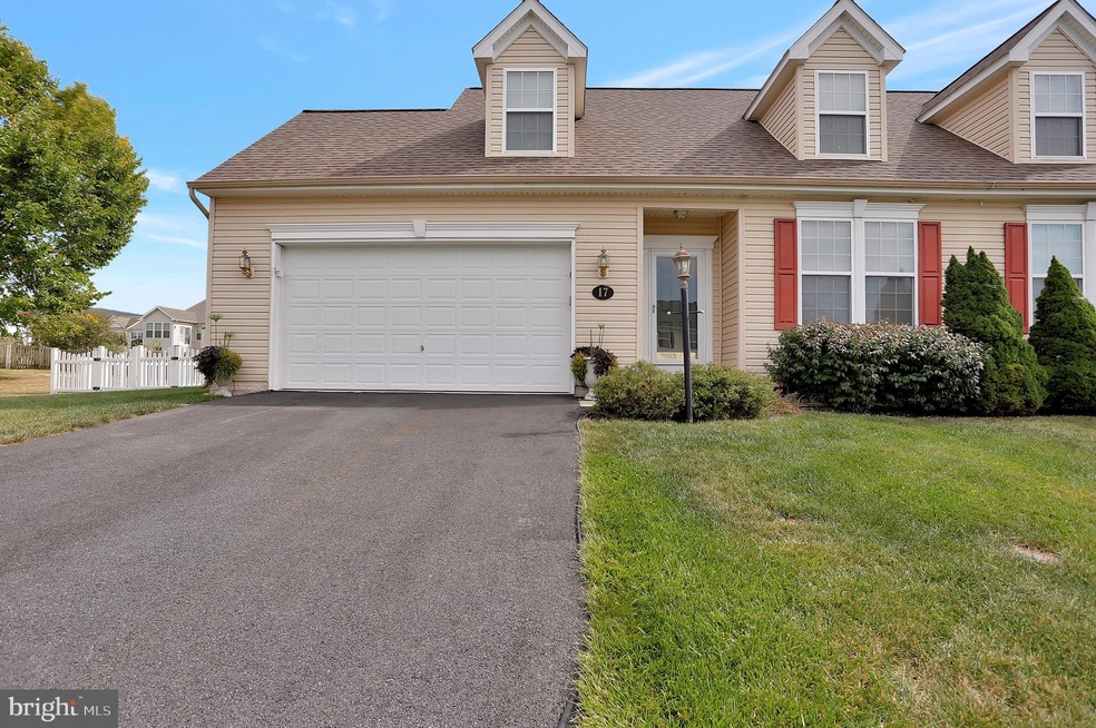 17 Romance Ln, Chambersburg, PA 17202 - photo 1
