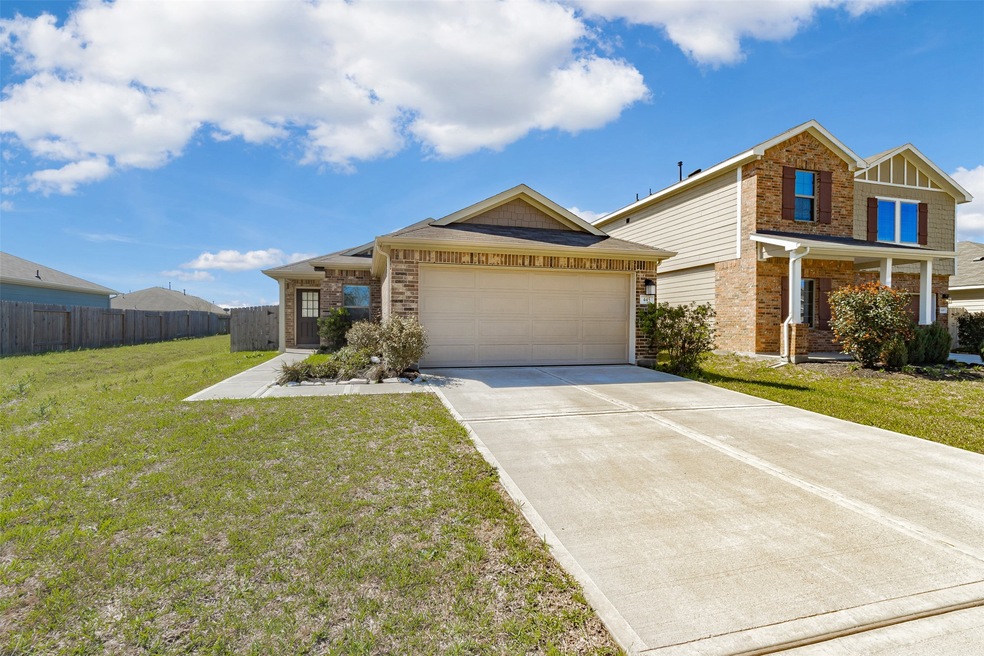 445 Camas Creek Ln, Magnolia, TX 77354 - photo 1