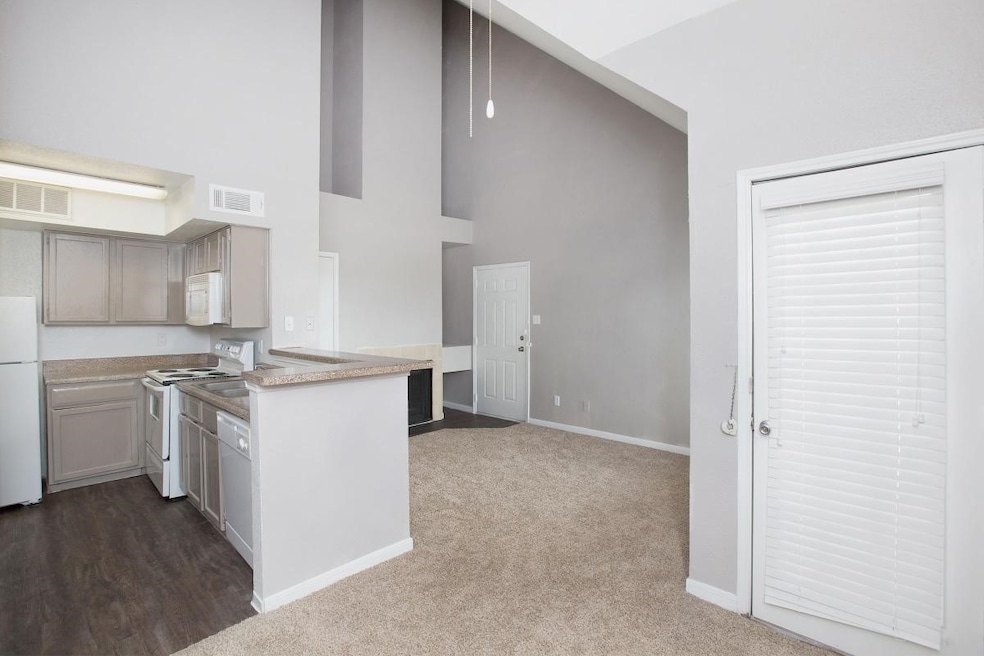 For Rent $935/month