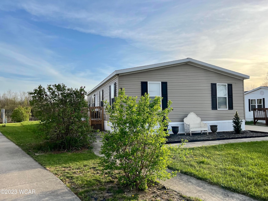 313 Pinewood Cir, Lima, OH 45804 - photo 1