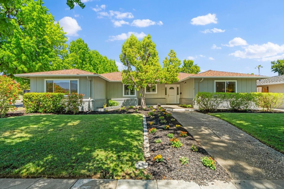 Sold $2,600,000 • Co-Listing Agent