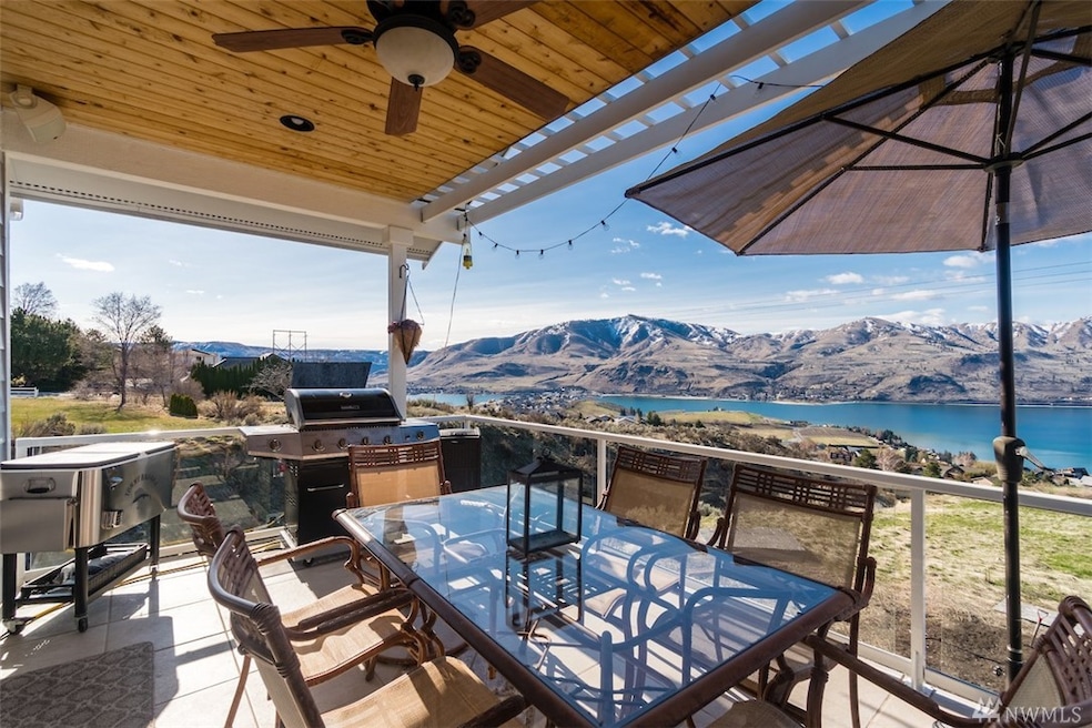 202 Pinnacle Place, Chelan, WA 98816 - photo 1