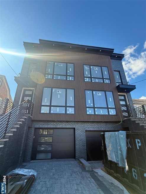 30 W Edsall Blvd unit B, Palisades Park, NJ 07650 - photo 1