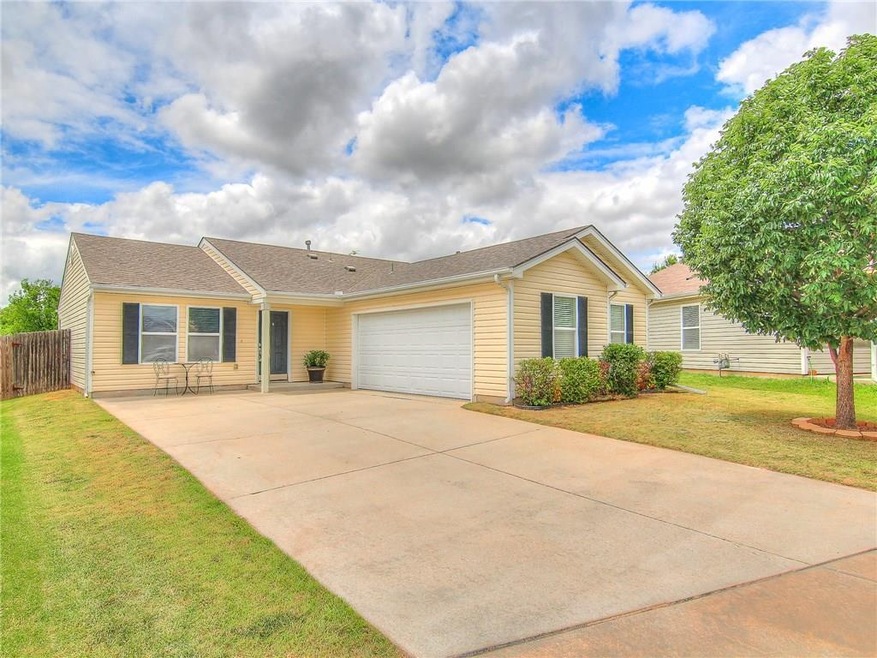 9417 Checkerbloom Dr, Oklahoma City, OK 73165 - photo 1