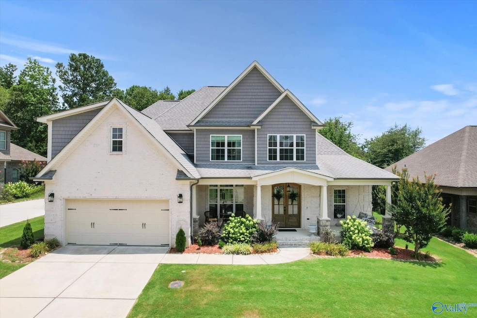 For Sale $576,400 • Co-Listing Agent