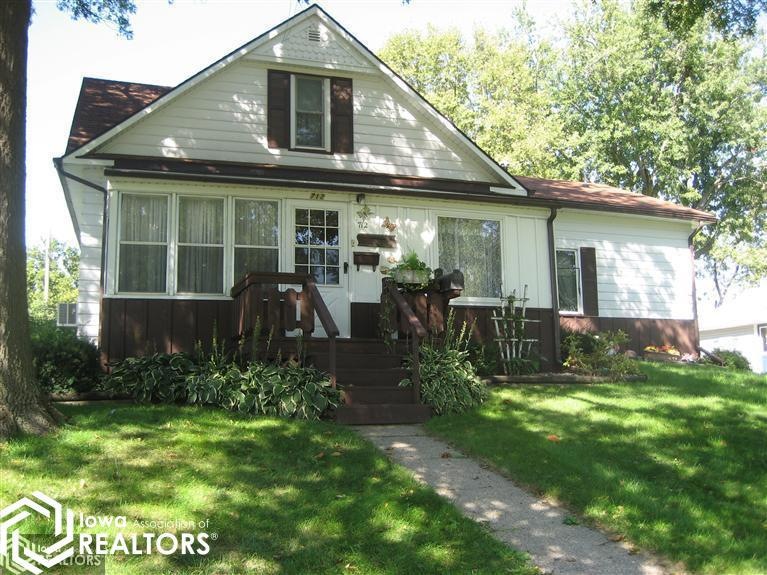 712 E Division St, Audubon, IA 50025 - photo 1