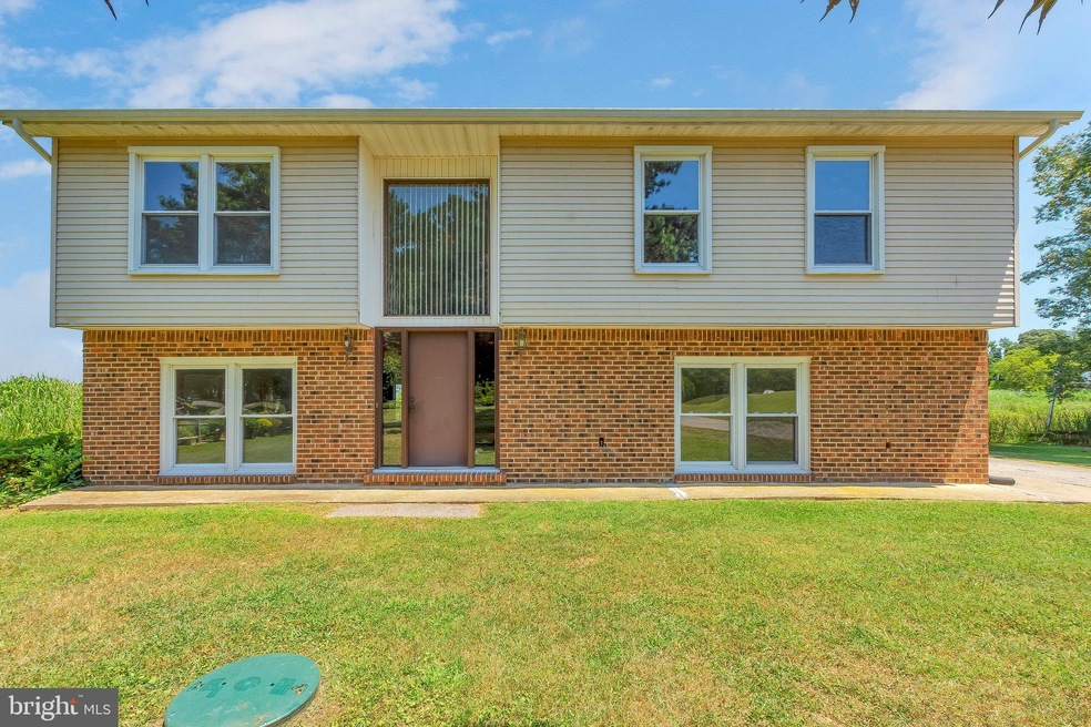 30133 Shoreview Dr, Mechanicsville, MD 20659 - photo 1