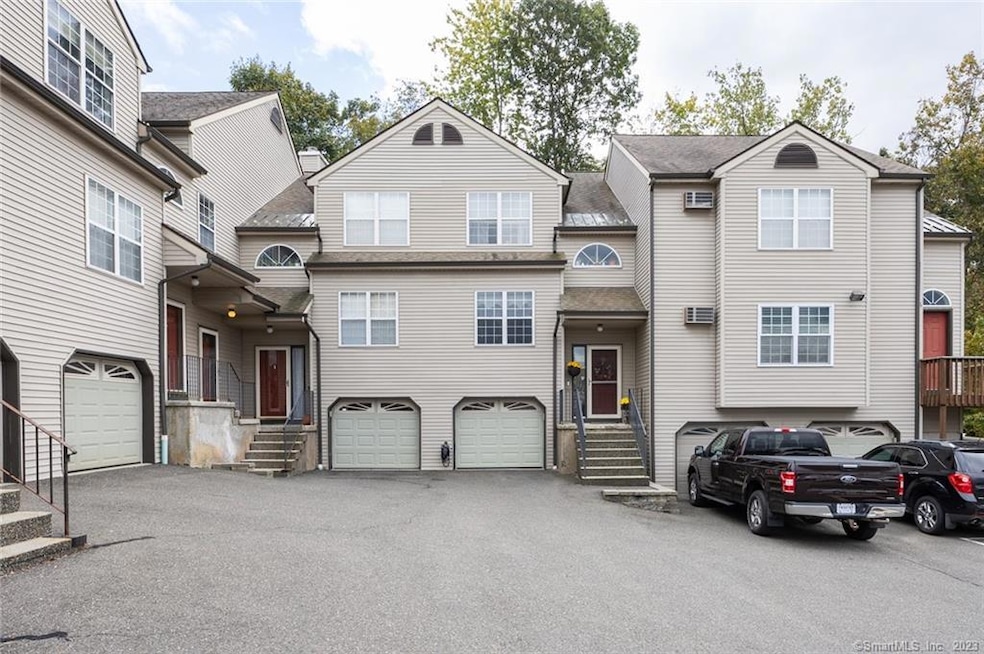 7 Taft Point unit 57, Waterbury, CT 06708 - photo 1