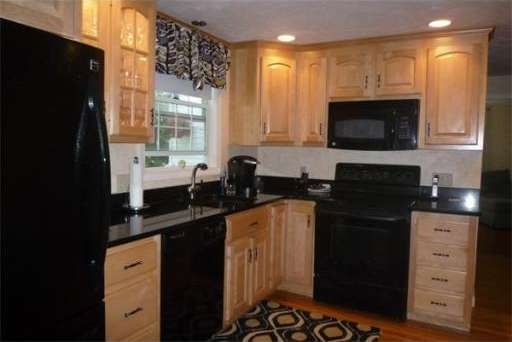 83 Stonybrook Dr, Holliston, MA 01746 - photo 1