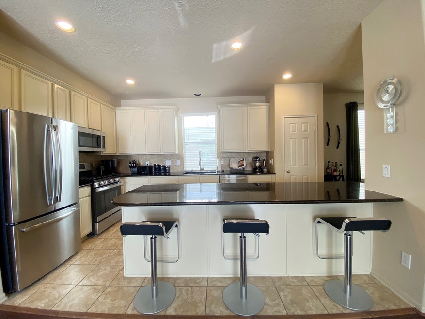 3327 Leading Point Dr, Houston, TX 77091 - photo 1